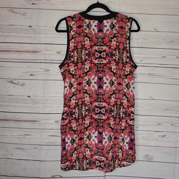 Top - Picture 2 of 6